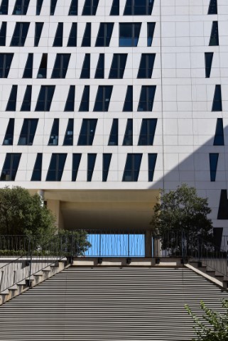 Façade du Novotel rue des Docks, La Joliette, Euroméditerranée