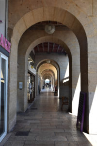 Galerie à Arcades du quai de l'hôtel de ville Marseille