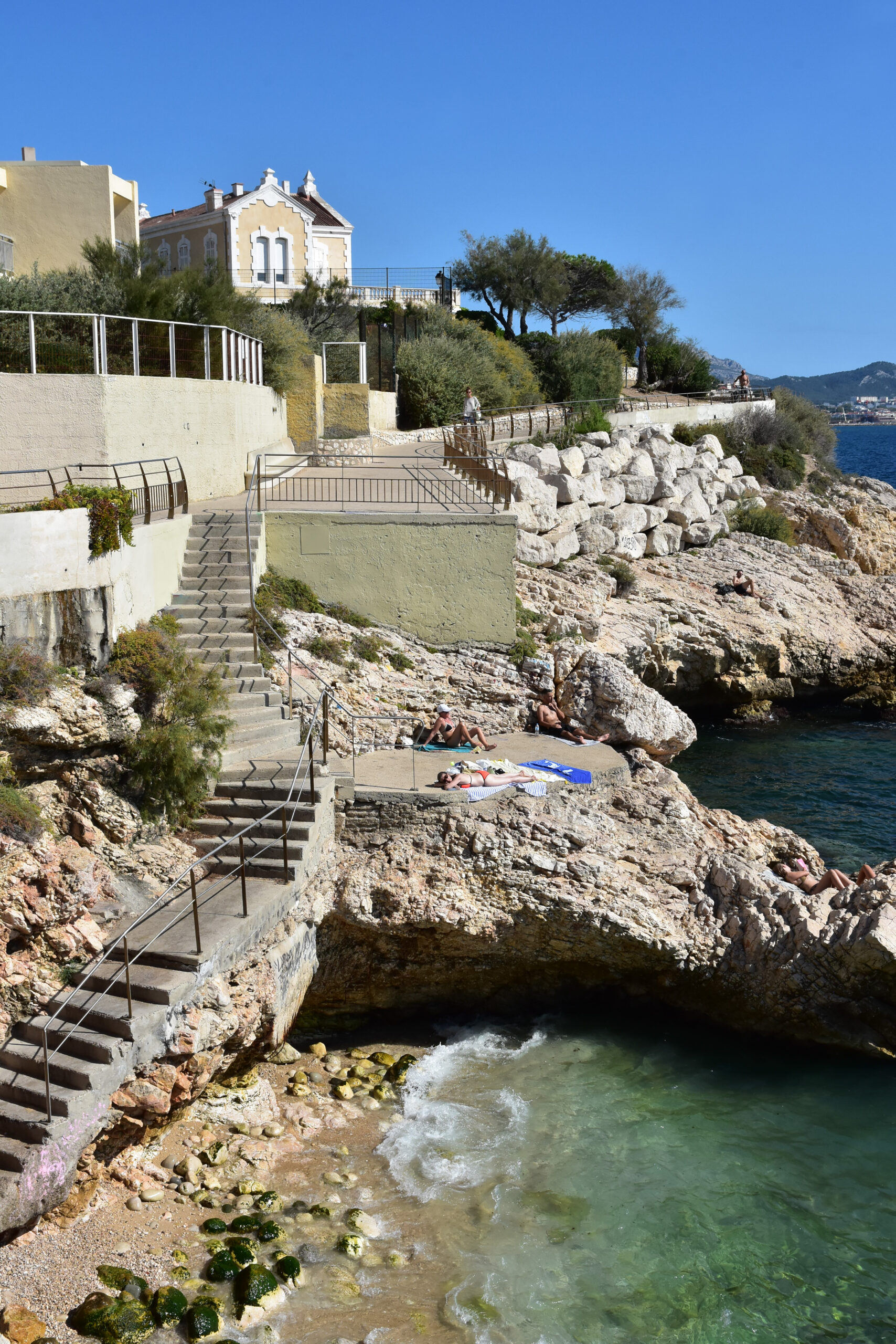 Plage sous la Légion étrangère (c) Agam C. Trinquier (2)