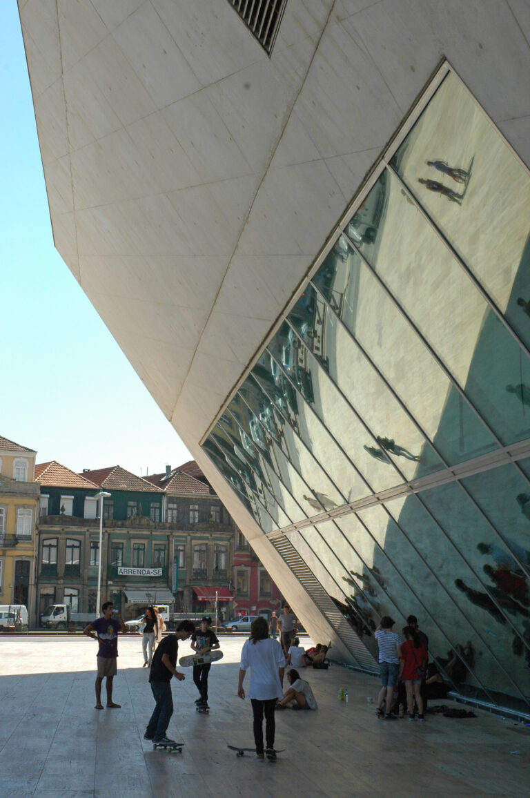 Casa da M&uacute;sica, Rem Koolhaas, Porto, Portugal - CTrinquier