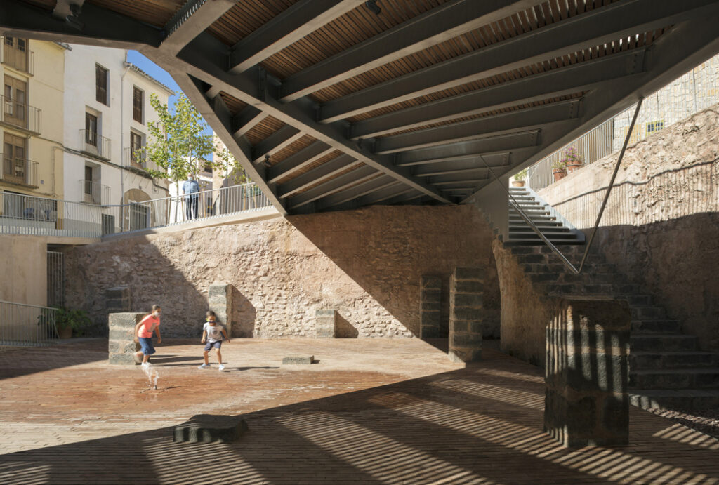 Plaza de la Sinagoga-El Fabricante de Espheras-Grupo Aranea-CELRAS Arquitectura (2020) - photo Milena-Villalba